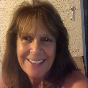 Meet your Posher, Cynthia